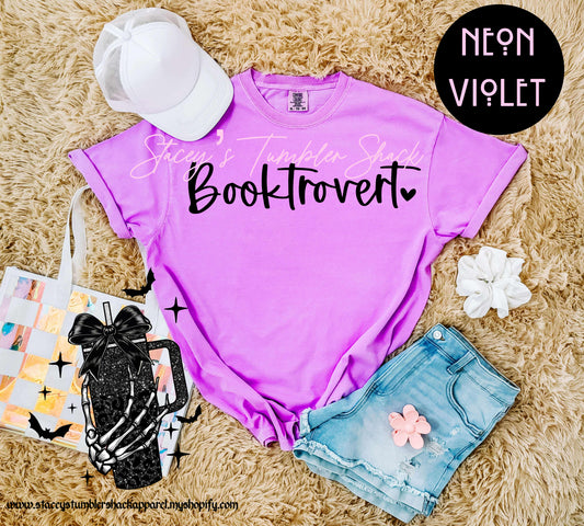 Booktrovert Tee